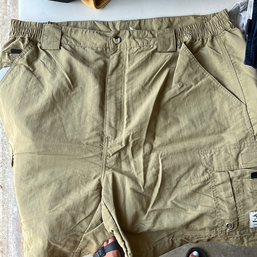 Men’s cargo shorts, Bimini Bay, size 40, tan